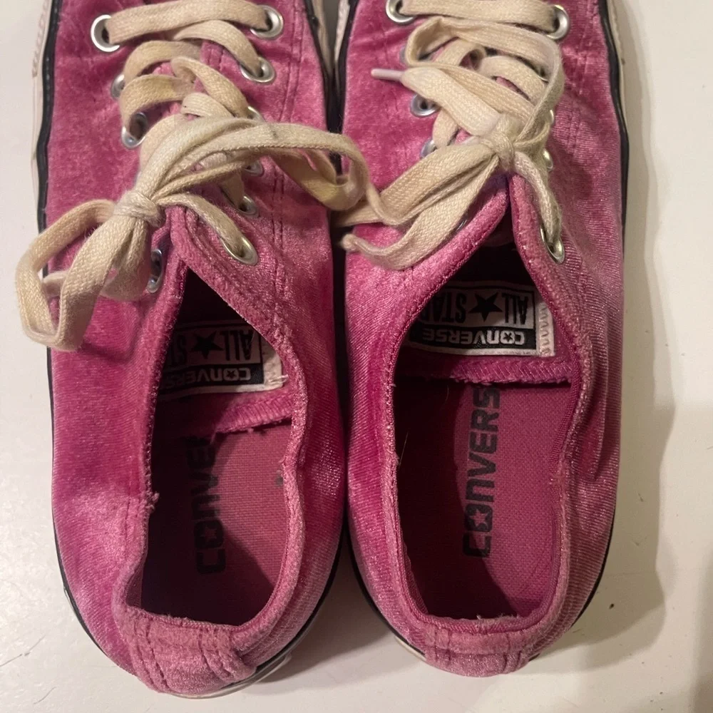 Converse Women’s 8 Purple Velvet Low Top Sneakers - Picture 5 of 10
